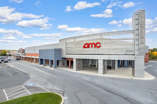 Plus de détails pour 3433-3445 Simpson Ferry Rd, Camp Hill, PA - Commerce de détail à vendre