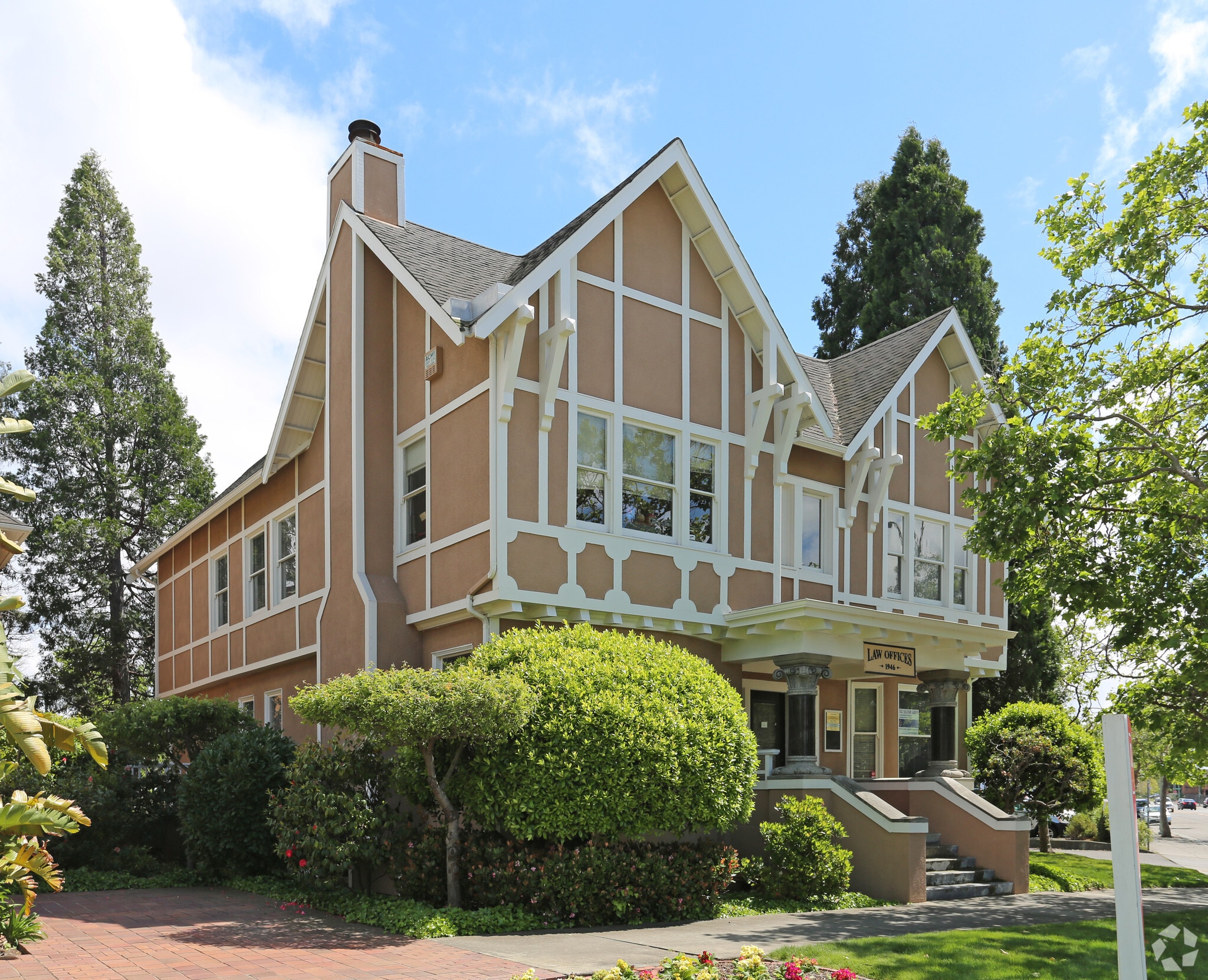 1946 Embarcadero, Oakland, CA à louer Photo principale- Image 1 de 4