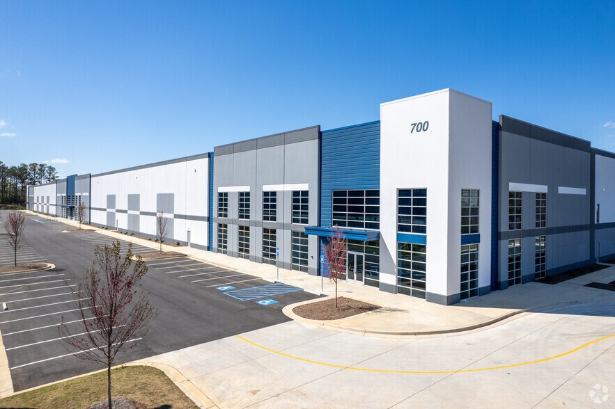 700 Highway 16 E, Newnan, GA à louer - Photo du bâtiment - Image 2 de 6