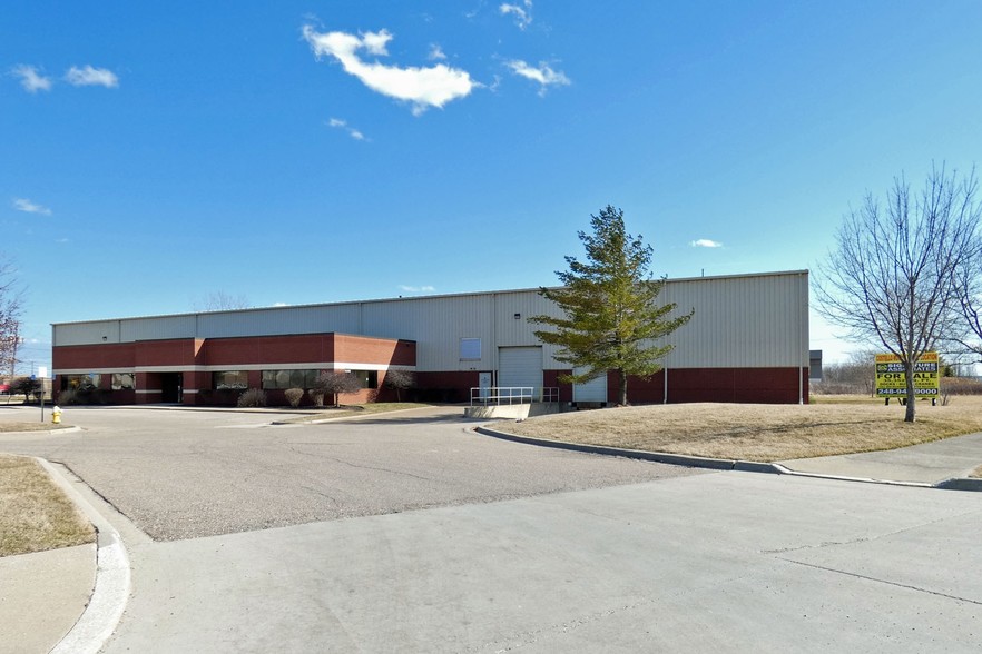 56306-56358 Precision Dr, Chesterfield, MI for sale - Building Photo - Image 1 of 1