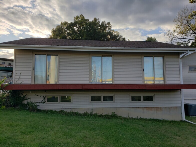 2001 W Monroe St, Springfield, IL à louer - Photo du bâtiment - Image 2 de 9