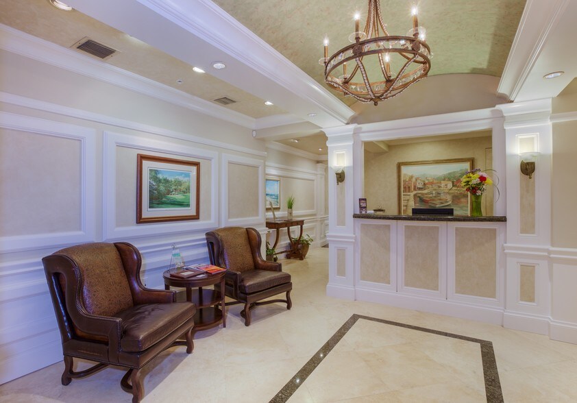 780 5th Ave S, Naples, FL à louer - Photo intérieure - Image 3 de 22