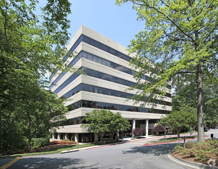 500 Northridge Rd, Atlanta, GA for lease - Building Photo - Image 3 of 19