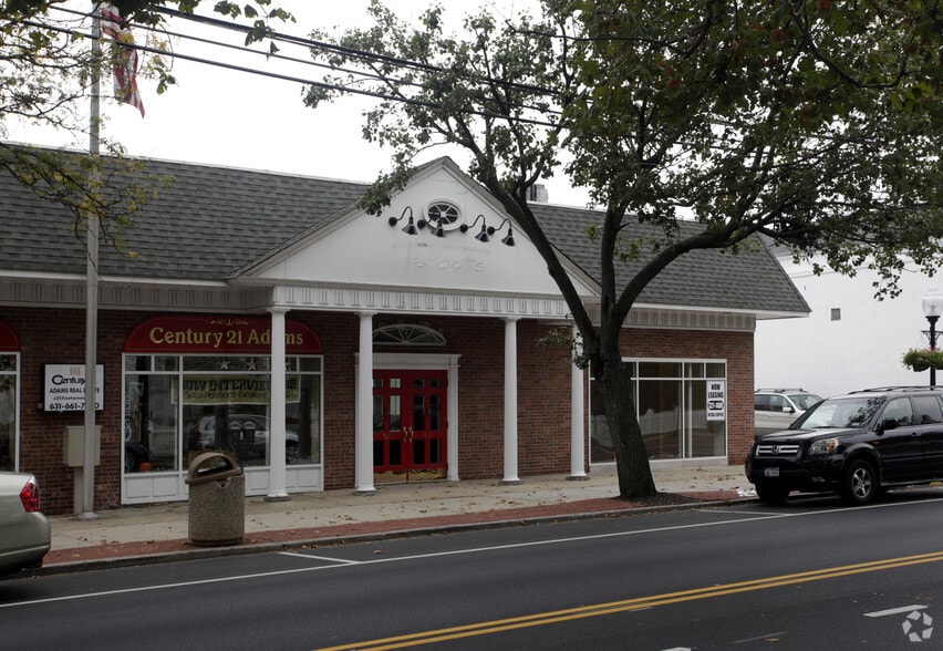72 E Main St, Babylon, NY for lease - Building Photo - Image 2 of 4