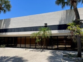 1951 W Copans Rd, Pompano Beach, FL à louer Photo du bâtiment- Image 1 de 5