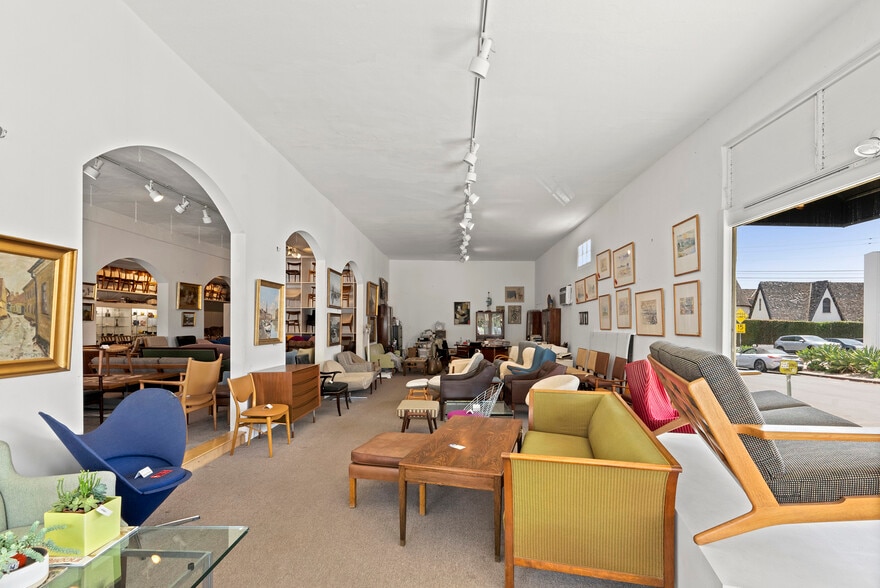 7974-7976 Melrose Ave, Los Angeles, CA for sale - Building Photo - Image 3 of 16