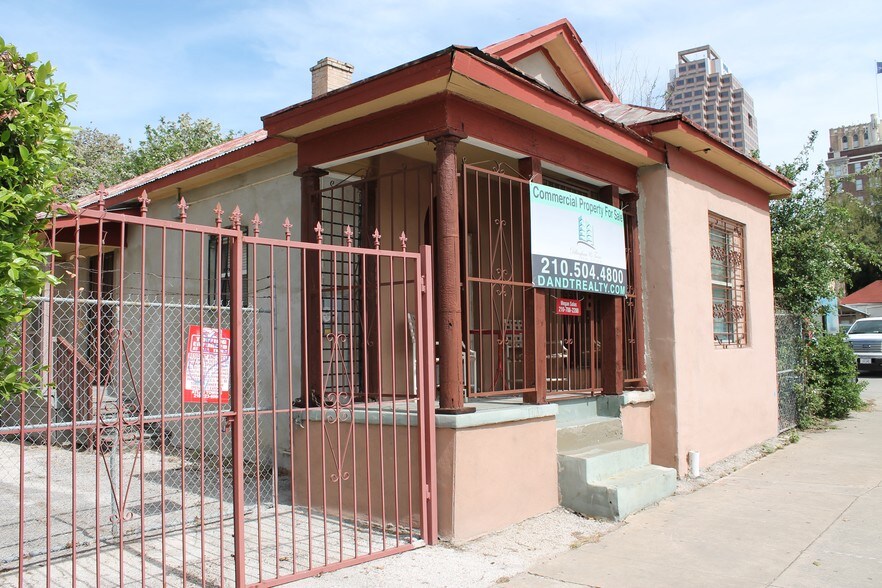 233 W Travis St, San Antonio, TX à vendre - Photo du bâtiment - Image 2 de 12