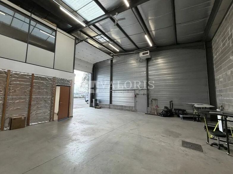 Office in Décines-Charpieu for lease - Interior Photo - Image 3 of 8