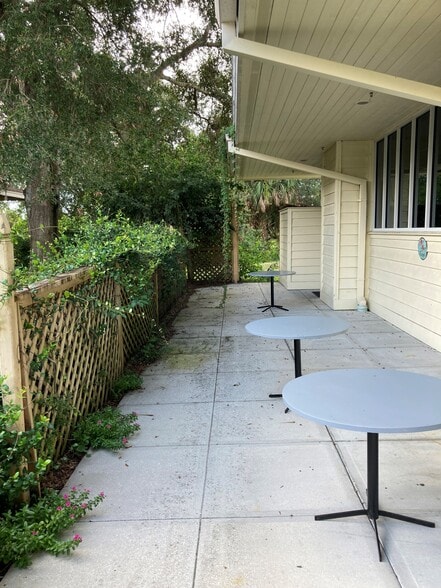 5045-5049 Ringwood Mdws, Sarasota, FL for sale - Building Photo - Image 2 of 5
