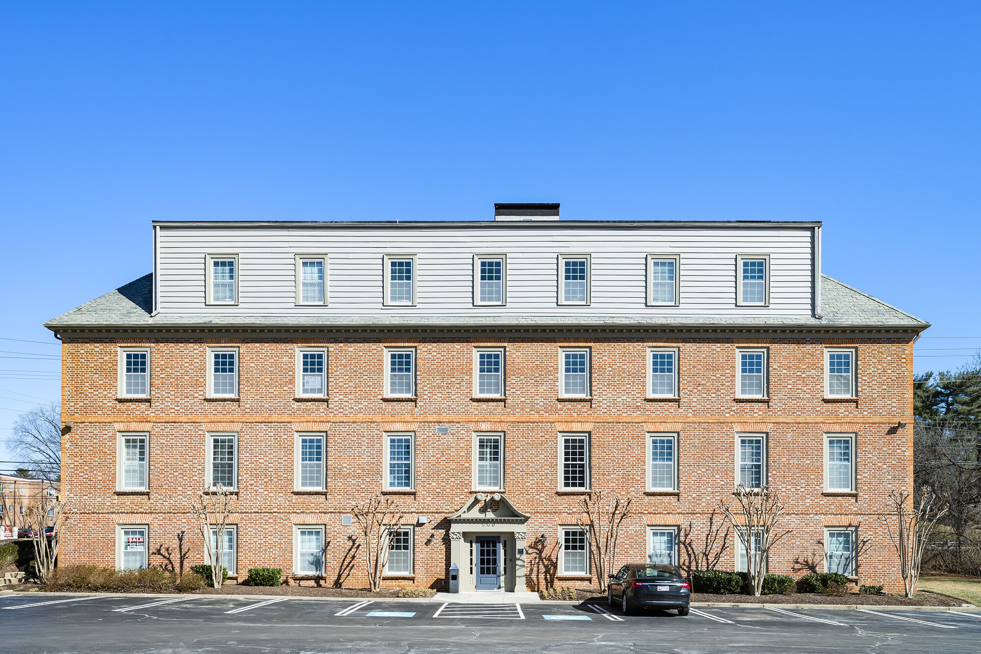 DC Metro Office Condos portefeuille de 2 propriétés à vendre sur LoopNet.ca Photo du bâtiment- Image 1 de 6