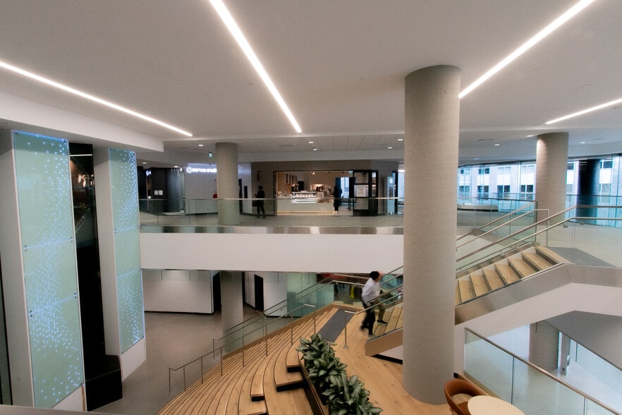 401 9th Ave SW, Calgary, AB for lease - Interior Photo - Image 2 of 13