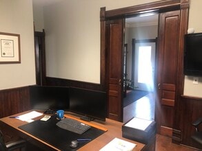 137 W Park Ave, Libertyville, IL for lease Interior Photo- Image 2 of 8
