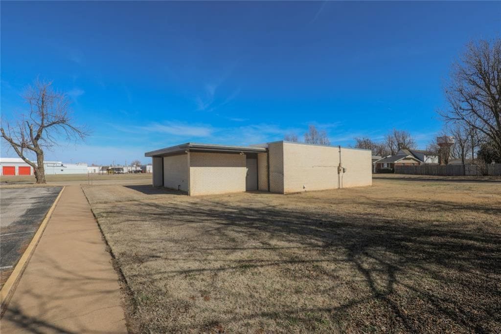 500 Park Pl, Mustang, OK for sale Primary Photo- Image 1 of 12