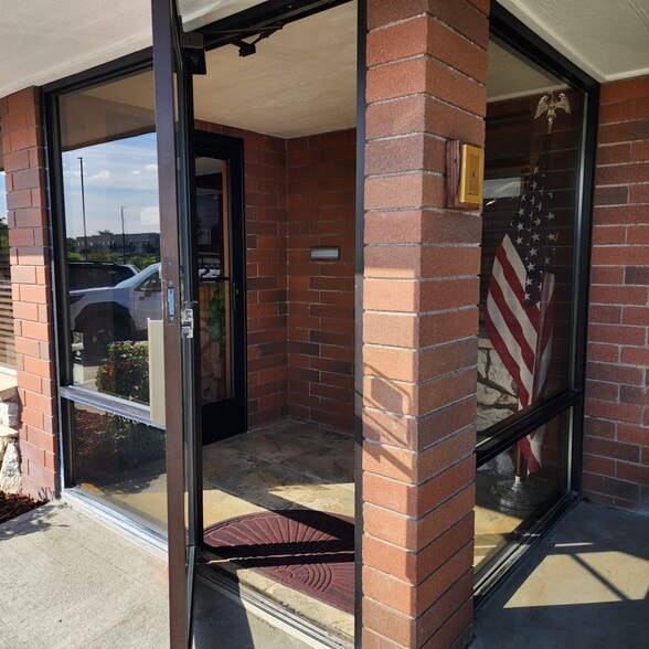 320 N 20th Ave, Pasco, WA for sale - Building Photo - Image 3 of 12