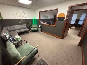 7901-7909 Schatz Pointe Dr, Centerville, OH for lease Interior Photo- Image 1 of 5