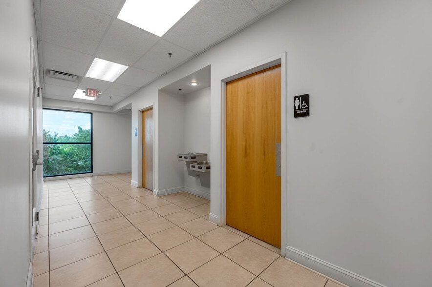 1502 Oxford Dr, Georgetown, KY à louer - Photo intérieure - Image 3 de 13