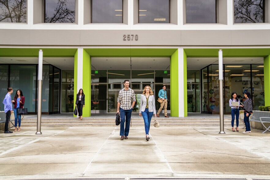 2570 N 1st St, San Jose, CA à louer - Photo du bâtiment - Image 1 de 1