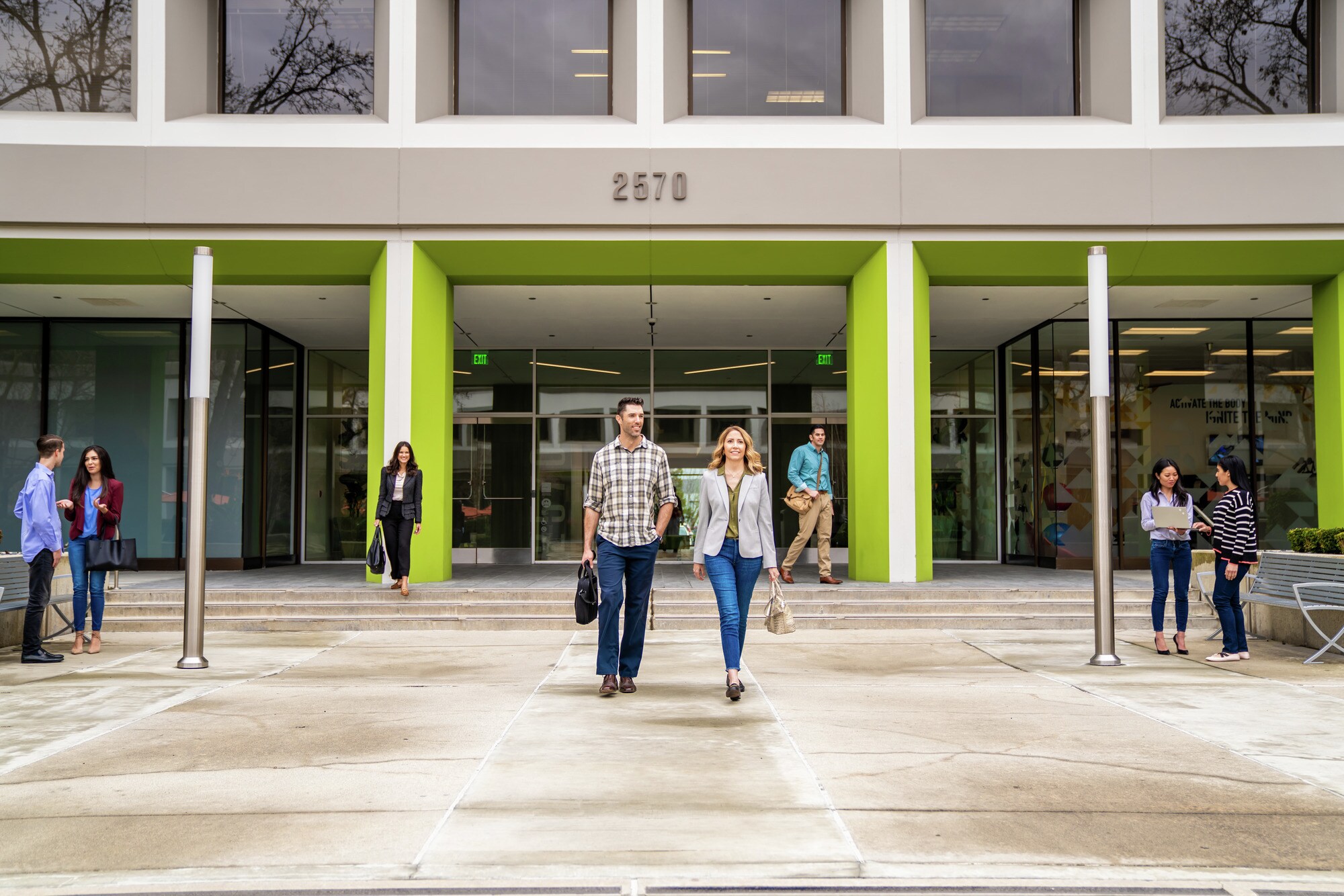 2570 N 1st St, San Jose, CA à louer Photo du bâtiment- Image 1 de 2