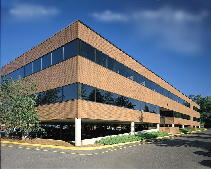 25 E Spring Valley Ave, Maywood, NJ à louer - Photo du bâtiment - Image 2 de 12