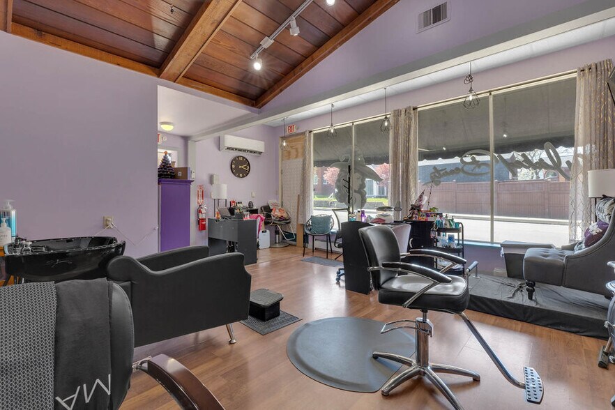 3420 4th Ave, Beaver Falls, PA à vendre - Photo intérieure - Image 3 de 30