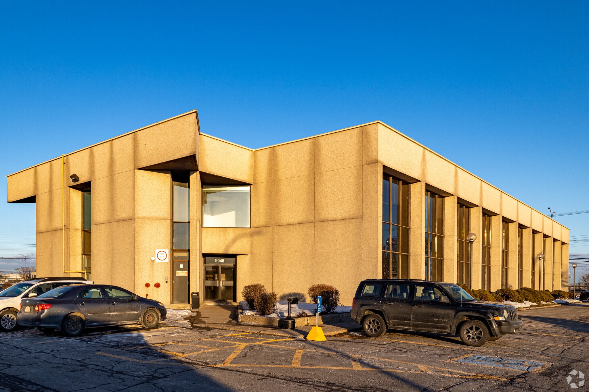 9045 Ch de la Côte-de-Liesse, Dorval, QC à vendre Photo du bâtiment- Image 1 de 1