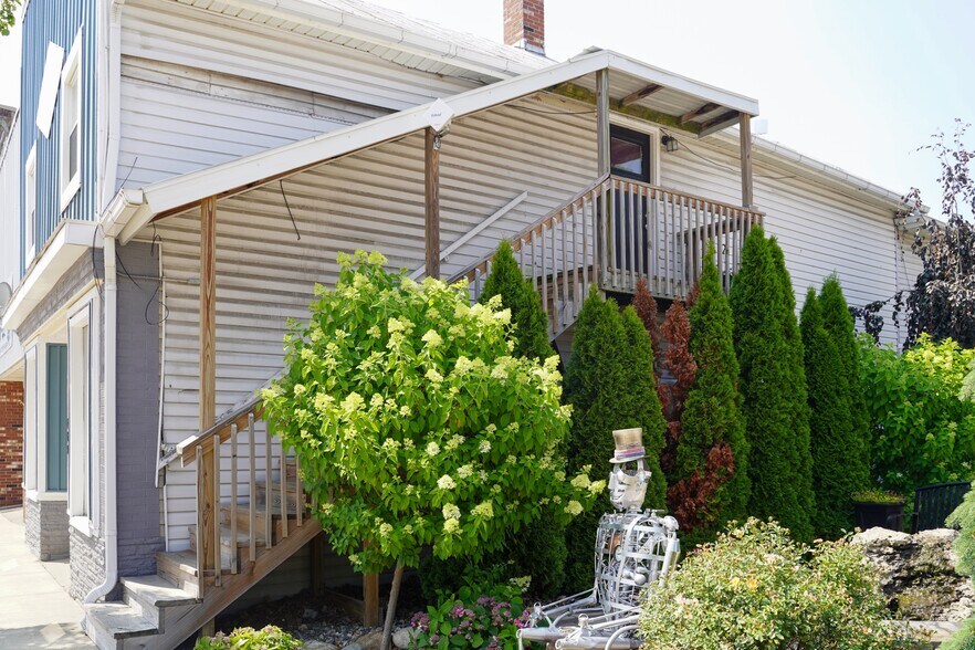 119 E Toledo St, Fremont, IN à louer - Photo du bâtiment - Image 3 de 7