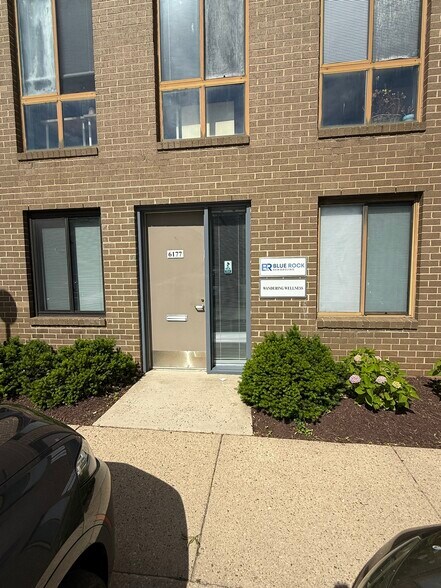 6177-6183 Executive Blvd, Rockville, MD à vendre - Photo du bâtiment - Image 2 de 8