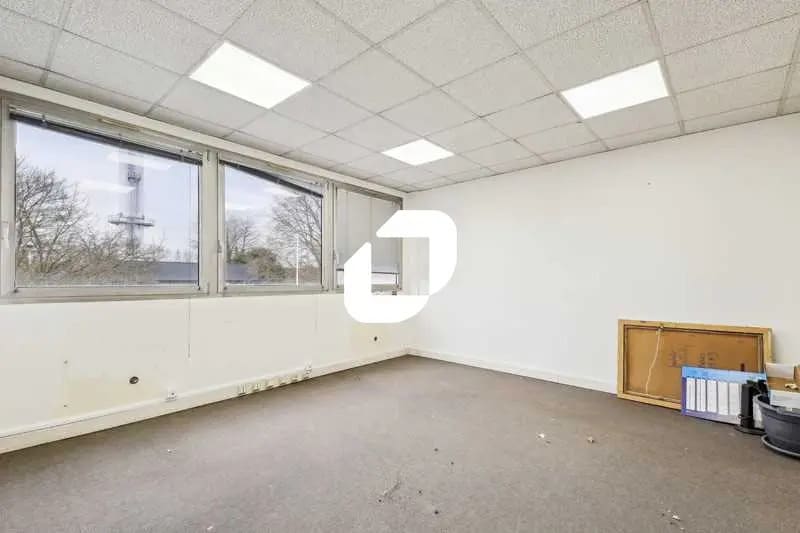 Bureau dans Villepinte à louer - Photo intérieure - Image 3 de 9