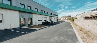 Plus de détails pour Local d'activités à louer