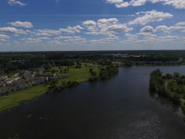 800 Golf Dr, Pontiac, MI à vendre - Aérien - Image 2 de 7