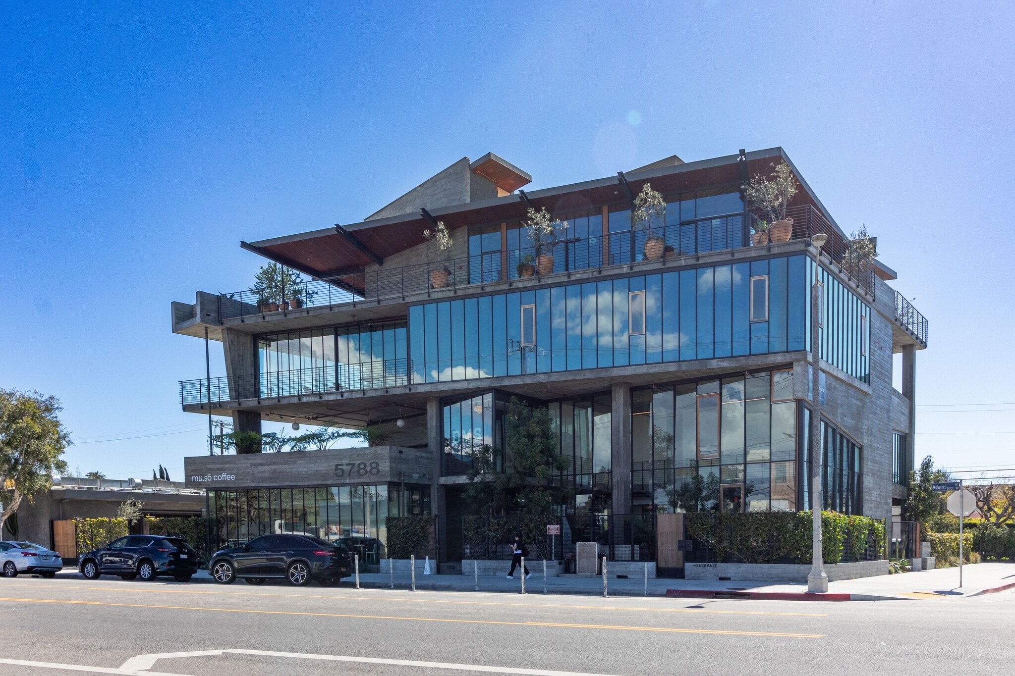 5788 W Adams Blvd, Los Angeles, CA for lease Primary Photo- Image 1 of 7