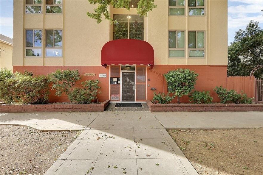 2320 P St, Sacramento, CA for sale - Building Photo - Image 1 of 28