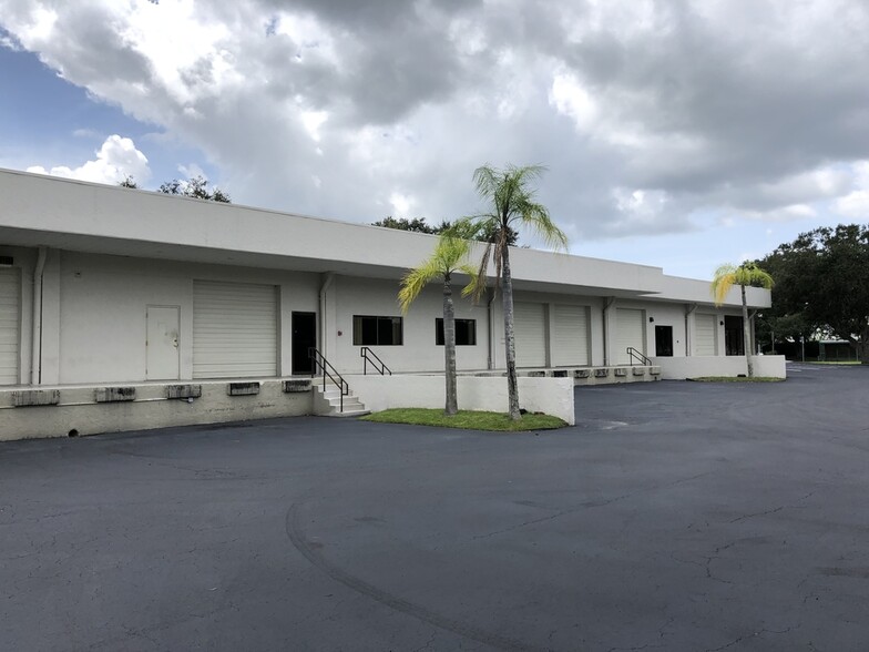 365 Sarasota Center Blvd, Sarasota, FL for lease - Building Photo - Image 2 of 15