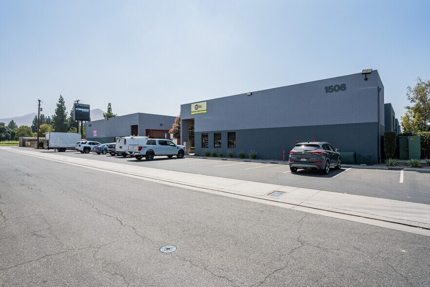 1504 Columbia Ave, Riverside, CA à louer - Photo du bâtiment - Image 3 de 20