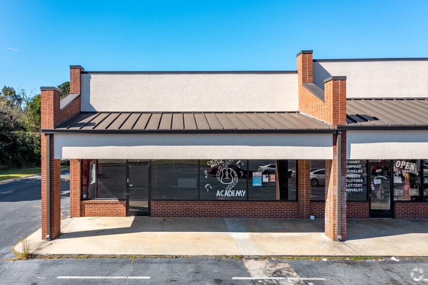 140 W Dykes St, Cochran, GA for lease - Building Photo - Image 3 of 40