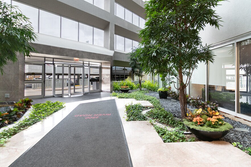 2800 S River Rd, Des Plaines, IL à louer - Photo du bâtiment - Image 3 de 10