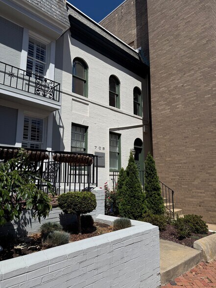 705 Prince St, Alexandria, VA for lease - Building Photo - Image 1 of 8