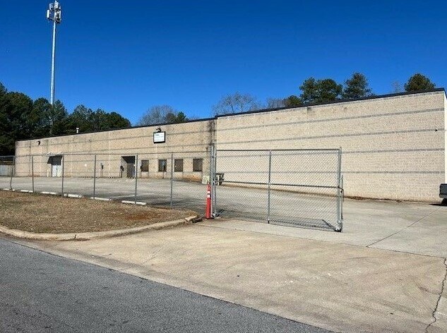 3070 Lumby Dr, Decatur, GA à louer - Photo du bâtiment - Image 3 de 9