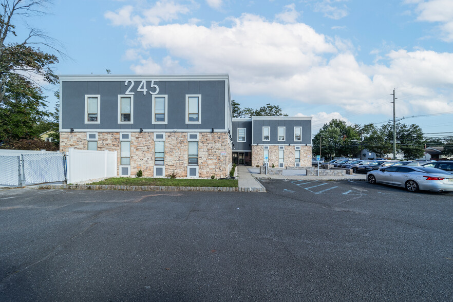 245 Union Ave, Bridgewater, NJ for lease - Building Photo - Image 1 of 20