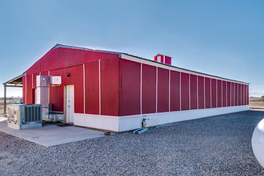 40444 Bush Rd, Avondale, CO à vendre - Photo du bâtiment - Image 2 de 63