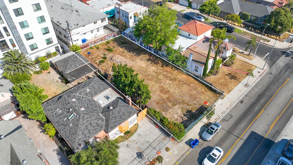 1562 S Fairfax Ave, Los Angeles, CA à vendre - Photo du bâtiment - Image 2 de 23