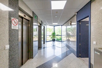 Calle Valle de Alcudia, 1, Las Rozas de Madrid, Madrid for lease Interior Photo- Image 2 of 3