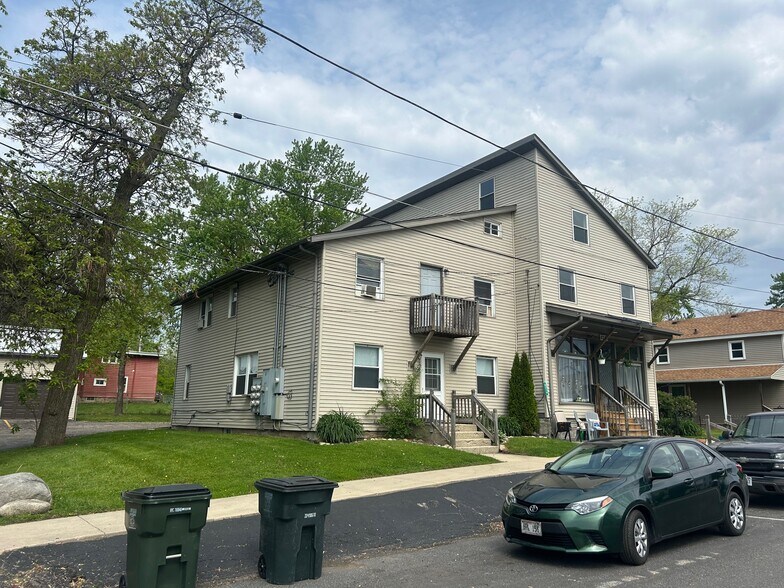 8216 199th Ave, Bristol, WI à vendre - Photo du bâtiment - Image 2 de 8