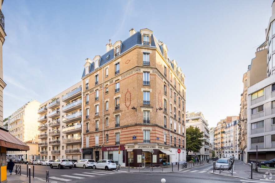 Retail in Paris for lease - Primary Photo - Image 1 of 1