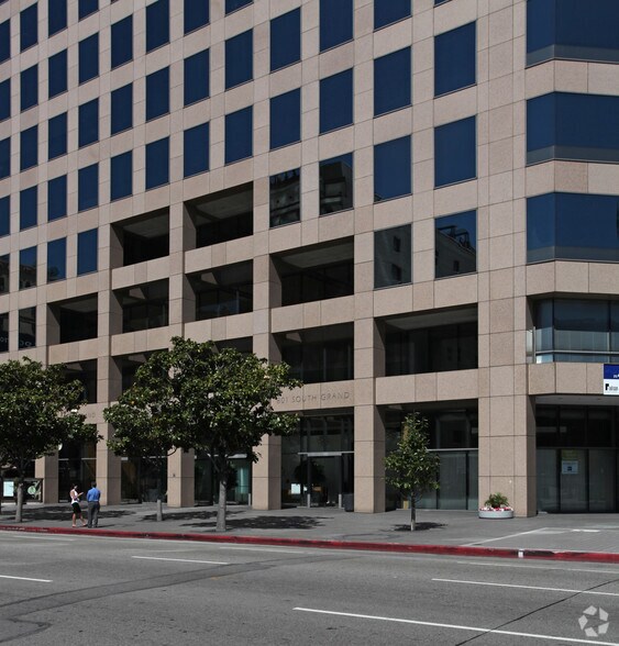 801 S Grand Ave, Los Angeles, CA à louer - Photo du bâtiment - Image 3 de 19