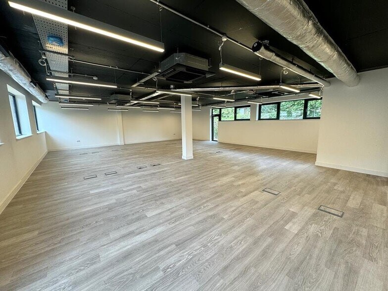 63 Sandycombe Rd, Richmond for sale - Interior Photo - Image 3 of 18