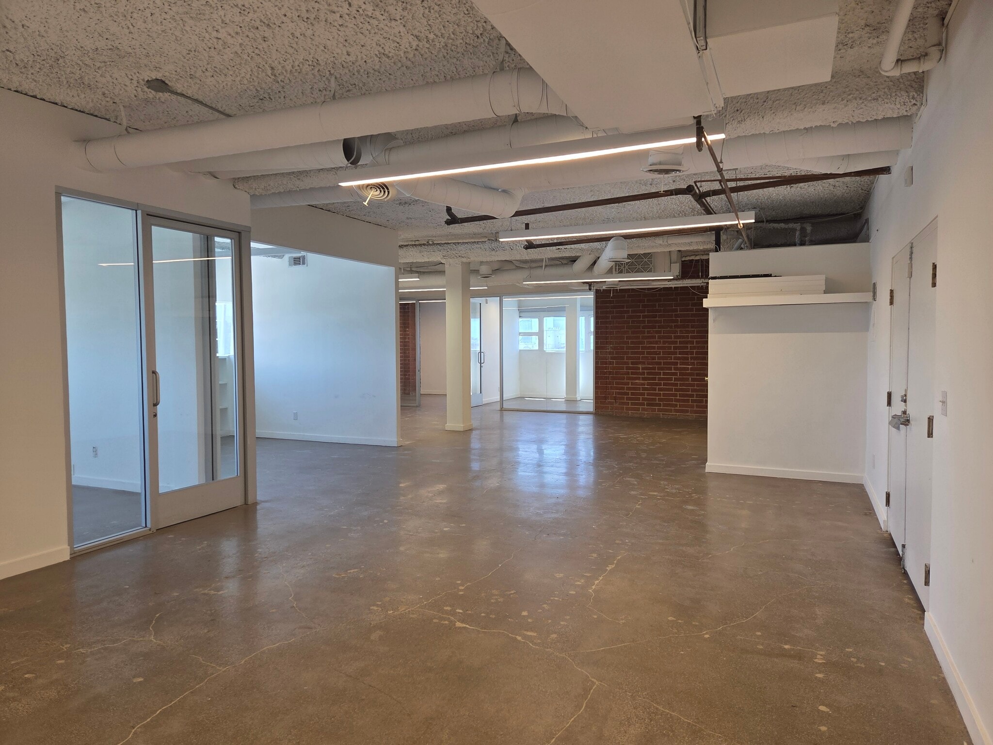 8455 Beverly Blvd, Los Angeles, CA for lease Interior Photo- Image 1 of 6