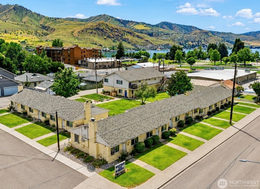 315 W Gibson AVE, Chelan, WA à vendre Photo principale- Image 1 de 20