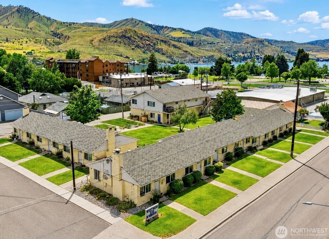 315 W Gibson AVE, Chelan, WA for sale Primary Photo- Image 1 of 20