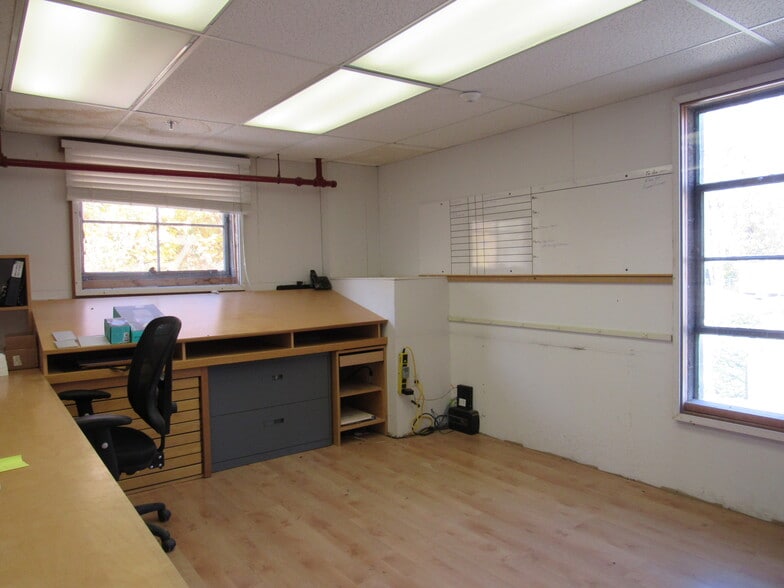 4 7th St, Frenchtown, NJ à louer - Photo du bâtiment - Image 3 de 18